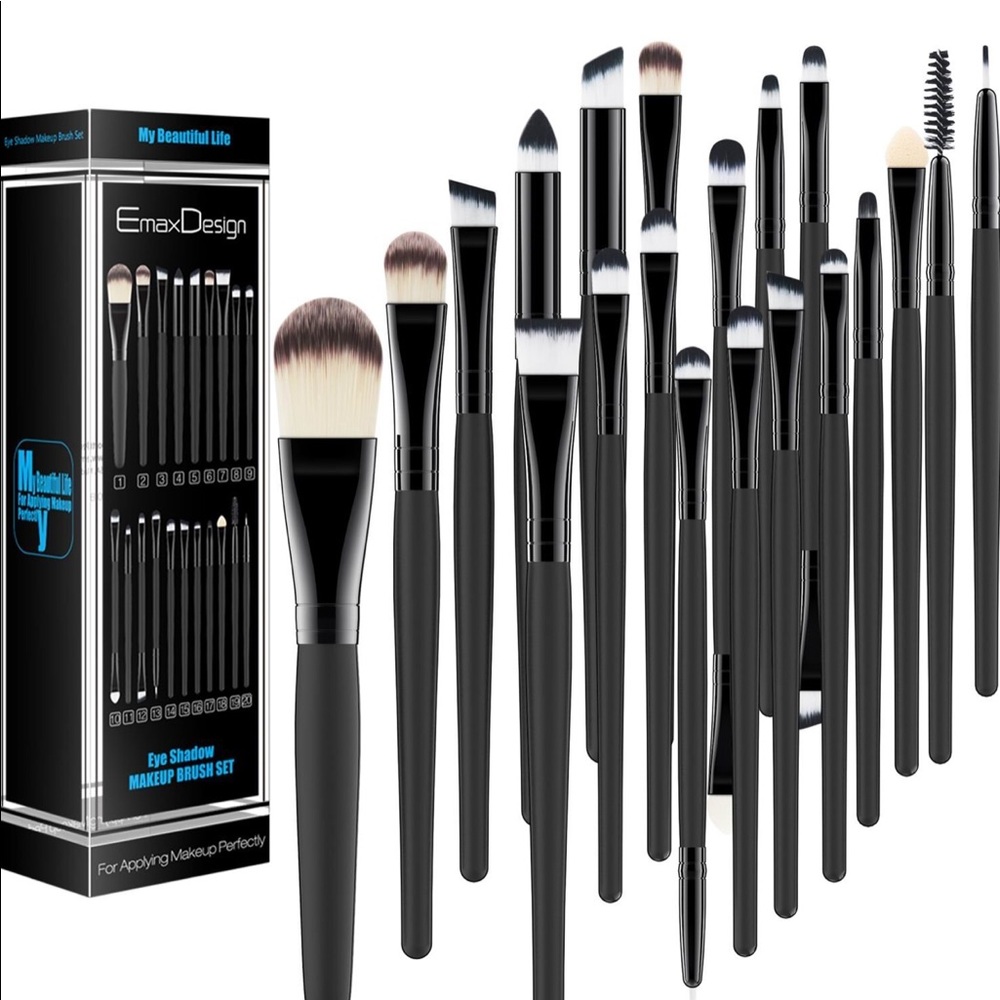 Makeup brushes